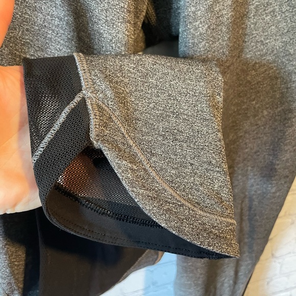 Lululemon Run Around Tight (RARE) - Picture 10 of 15